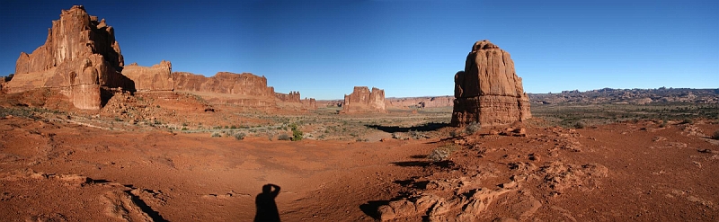  Arches National Park: Courthouse Towers