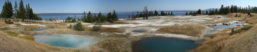 Yellowstone-WestThumb-pano1 