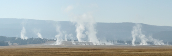 Yellowstone-WestEntranceToMadison-pano2 